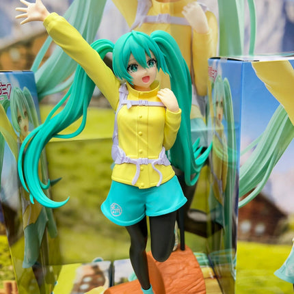 Hatsune Miku - Holiday Memories mountain climbing Ver Vocaloid Figure