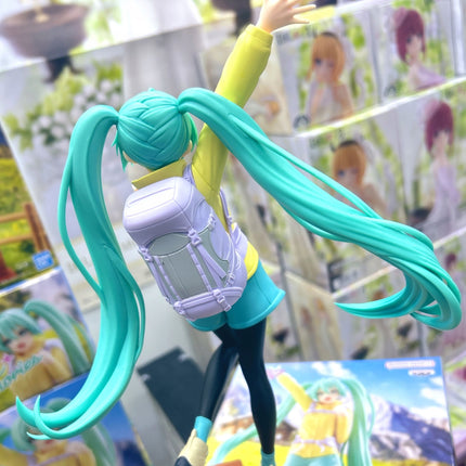 Hatsune Miku - Holiday Memories mountain climbing Ver Vocaloid Figure