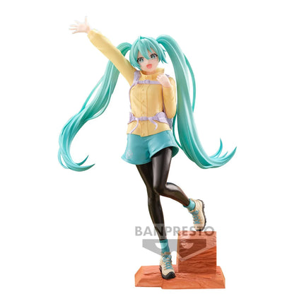Hatsune Miku - Holiday Memories mountain climbing Ver Vocaloid Figure