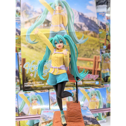 Hatsune Miku - Holiday Memories mountain climbing Ver Vocaloid Figure