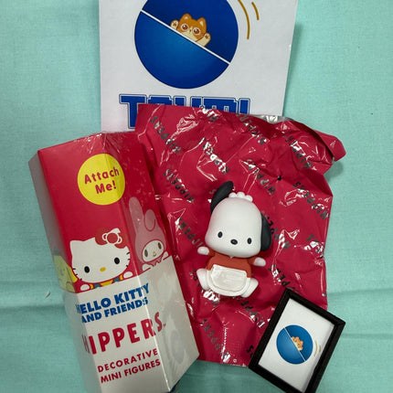 Sanio Peeking Phone Hippers - Hello Kitty and Friends Blind Box (Hello Kitty, Kuromi, My Melody, Pochacco, Pompompurin, Cinnamoroll, Kuromi)
