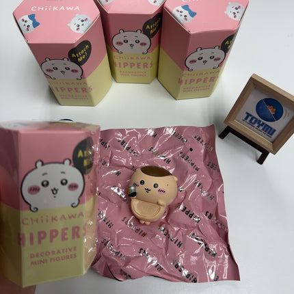 Peeking Chiikawa Phone Hippers :Mini Collectible Toy Figure for Phones, Cars & Laptops