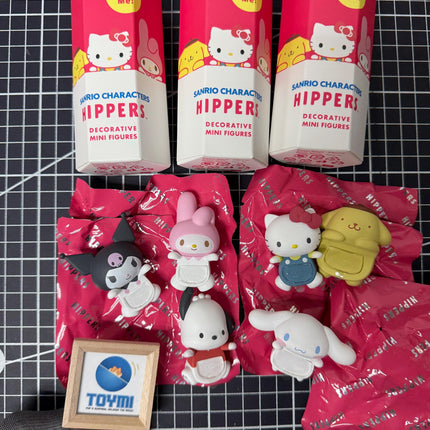 Sanio Peeking Phone Hippers - Hello Kitty and Friends Blind Box (Hello Kitty, Kuromi, My Melody, Pochacco, Pompompurin, Cinnamoroll, Kuromi)